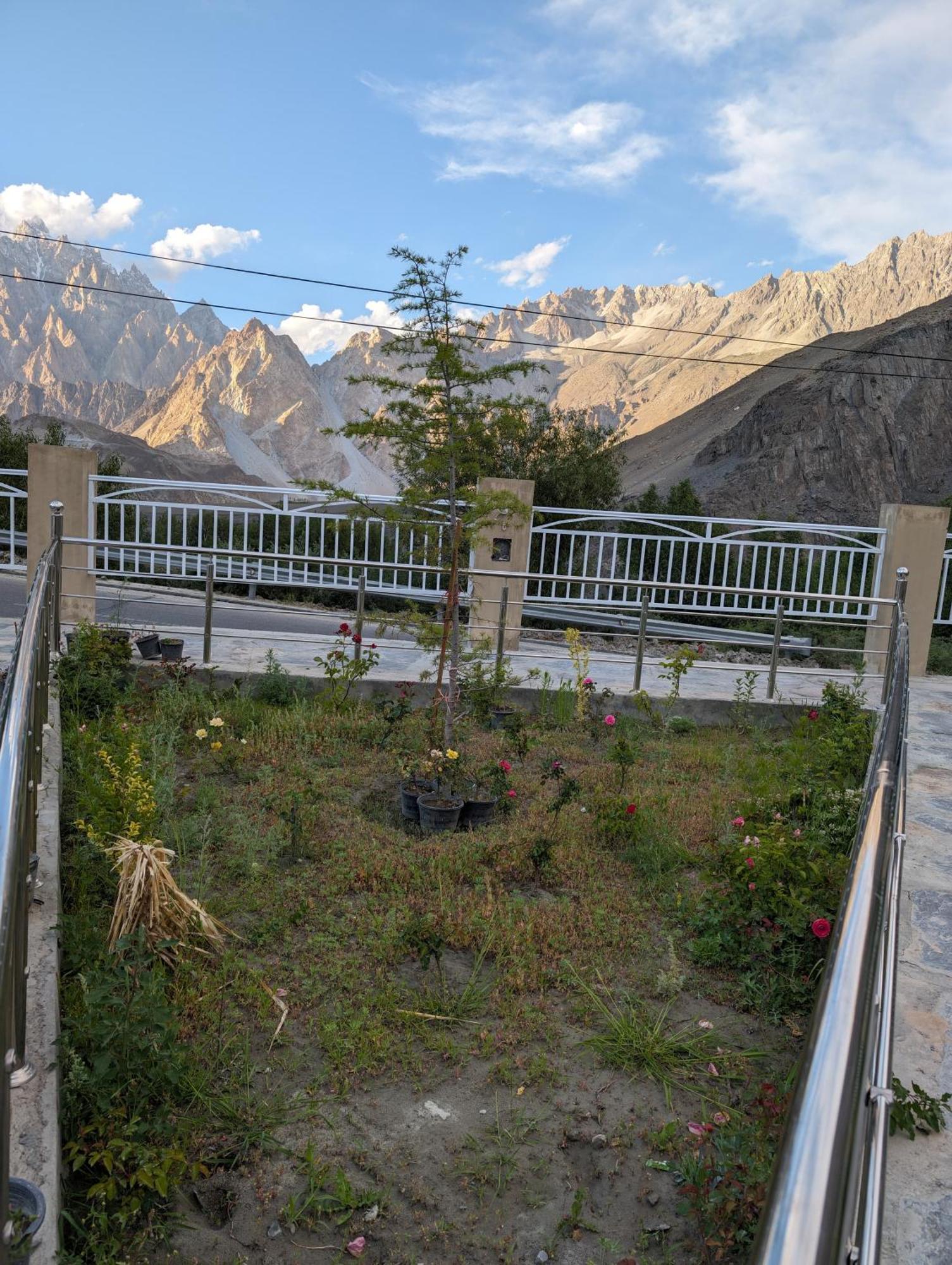 Apex Hotels And Resorts Hussaini Karimabad  Dış mekan fotoğraf
