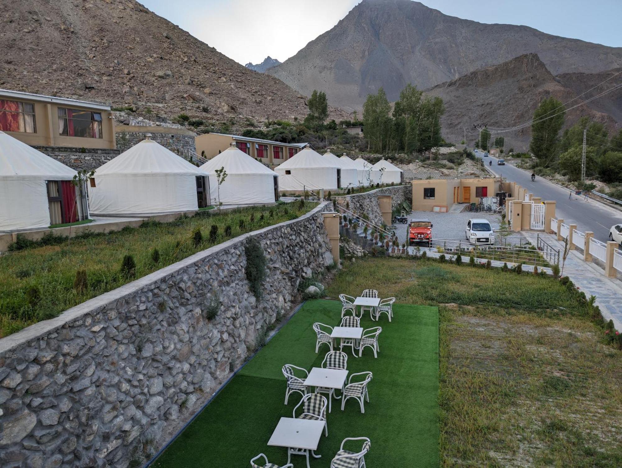 Apex Hotels And Resorts Hussaini Karimabad  Dış mekan fotoğraf